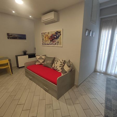 Casa Vacanze Zia Rose Наполи Екстериор снимка