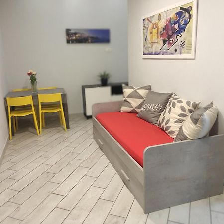 Casa Vacanze Zia Rose Наполи Екстериор снимка