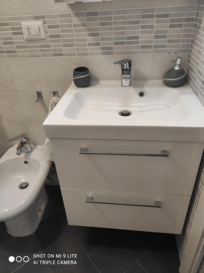 Casa Vacanze Zia Rose Наполи Екстериор снимка
