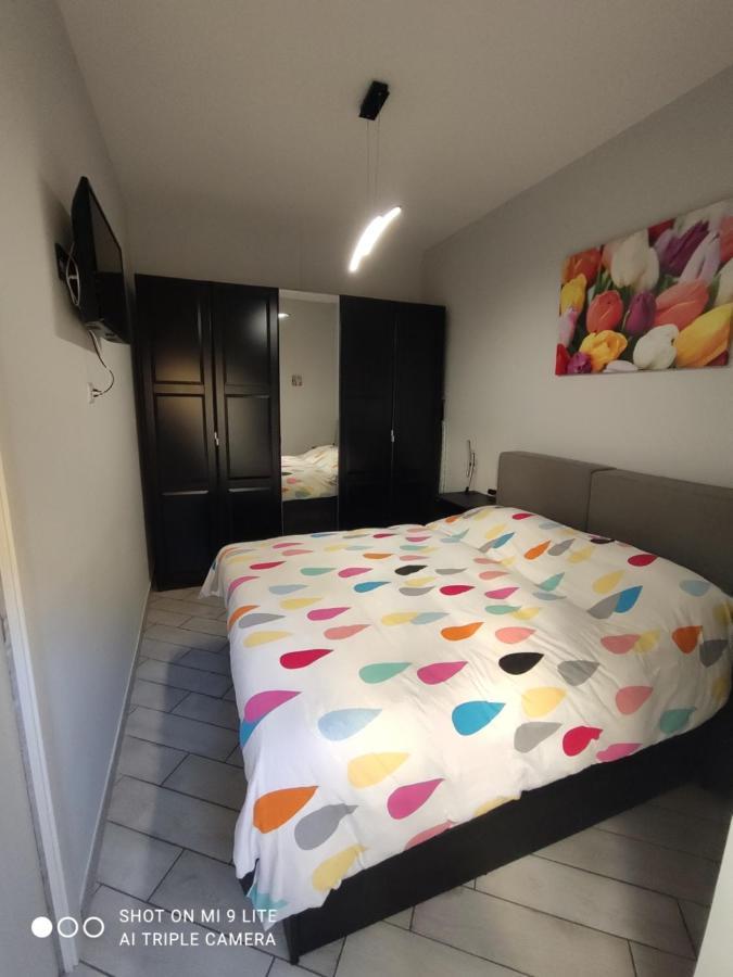 Casa Vacanze Zia Rose Наполи Екстериор снимка
