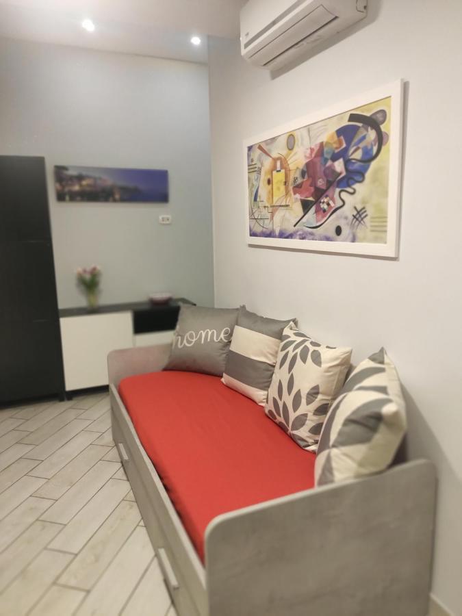 Casa Vacanze Zia Rose Наполи Екстериор снимка