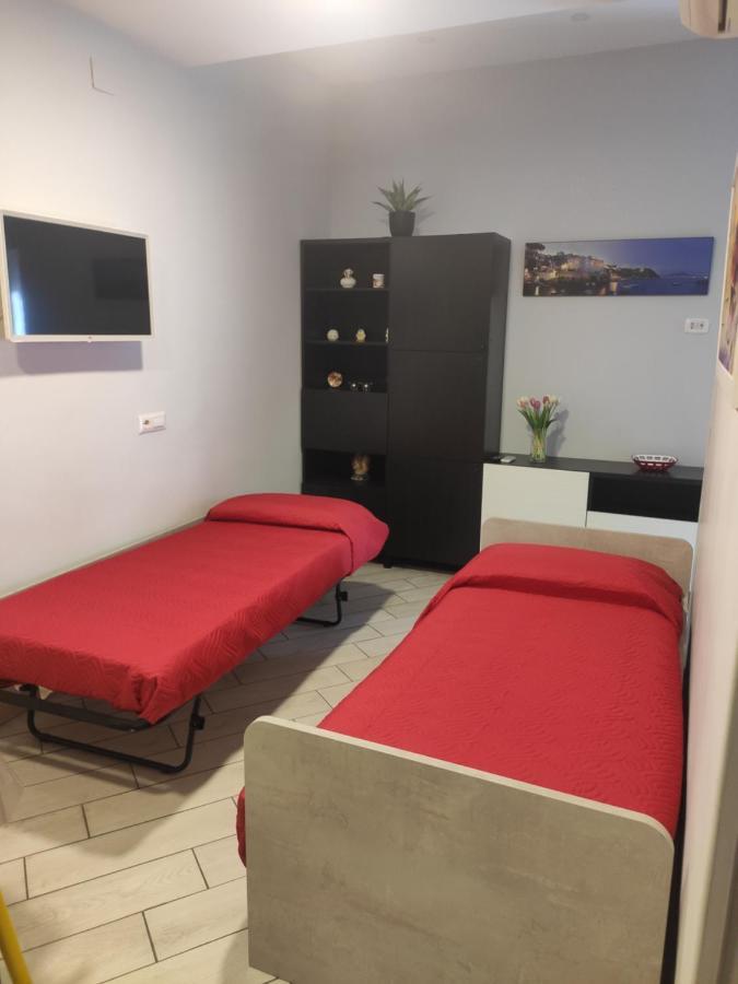 Casa Vacanze Zia Rose Наполи Екстериор снимка